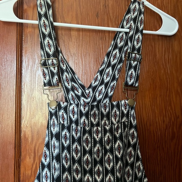 Forever 21 Cloth Overalls Patterned Women’s Small - Picture 3 of 7